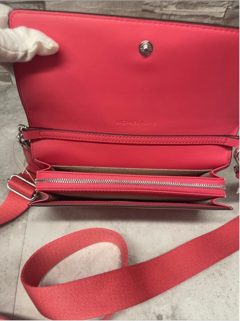 Michael Kors Ombre Signature Logo Crossbody Bag Hibiscus Pink - Picture 3 of 5